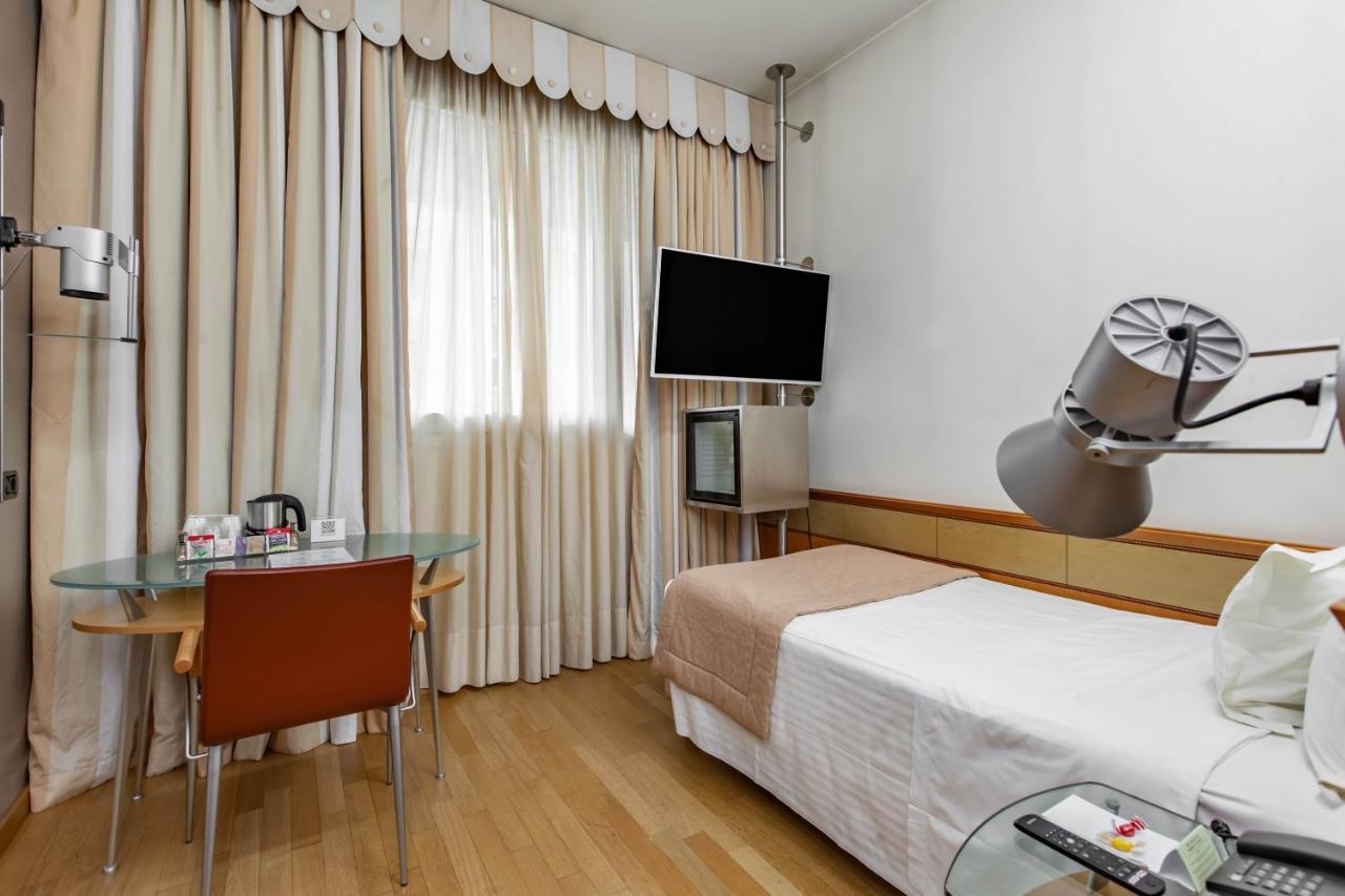 Hotiday Hotel Milano Turro Eksteriør billede