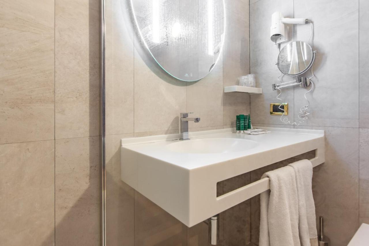 Hotiday Hotel Milano Turro Eksteriør billede